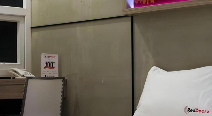 คาซ่า ลีฟวิง เซเตียบูดี จาการ์ตา Hotel ภายนอก รูปภาพ