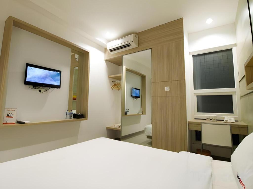 คาซ่า ลีฟวิง เซเตียบูดี จาการ์ตา Hotel ภายนอก รูปภาพ